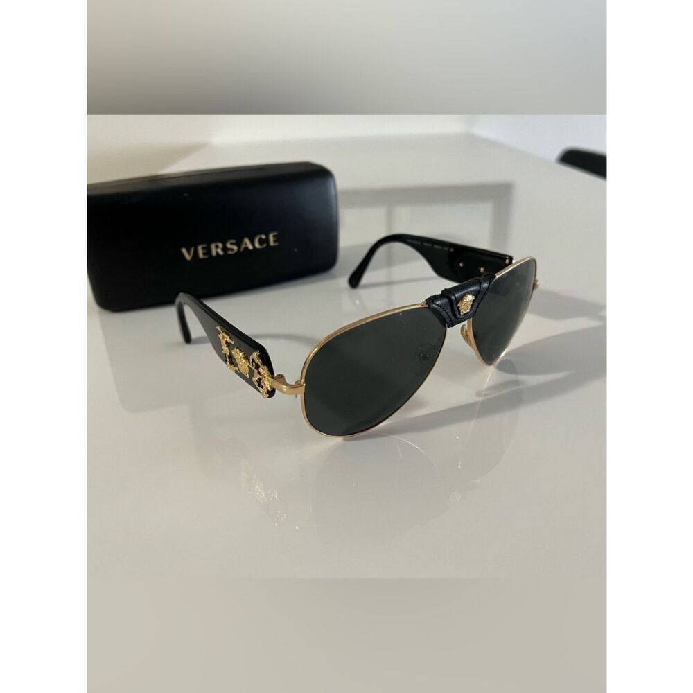 Versace VE2150Q Aviator Unisex Sunglasses Authentic and Great Condition
